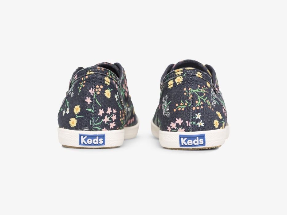 Dames X Rifle Paper Co. Chillax Petite Fleurs Bedrukte Marineblauwe Multikeds
